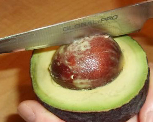 アボカドのむき方