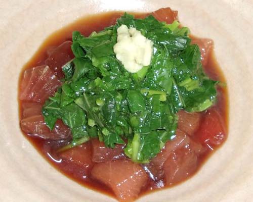 マグロの漬けのモロヘイヤ添え