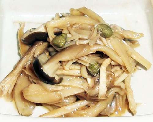 きのこの醤油漬けと味噌煮