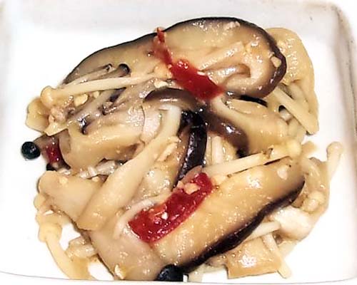 きのこの醤油漬けと味噌煮