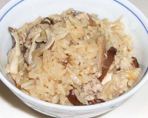 鶏ときのこの炊き込みご飯