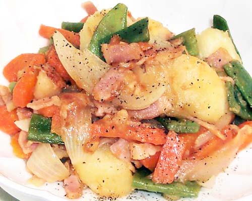 野菜とベーコンの炒め煮